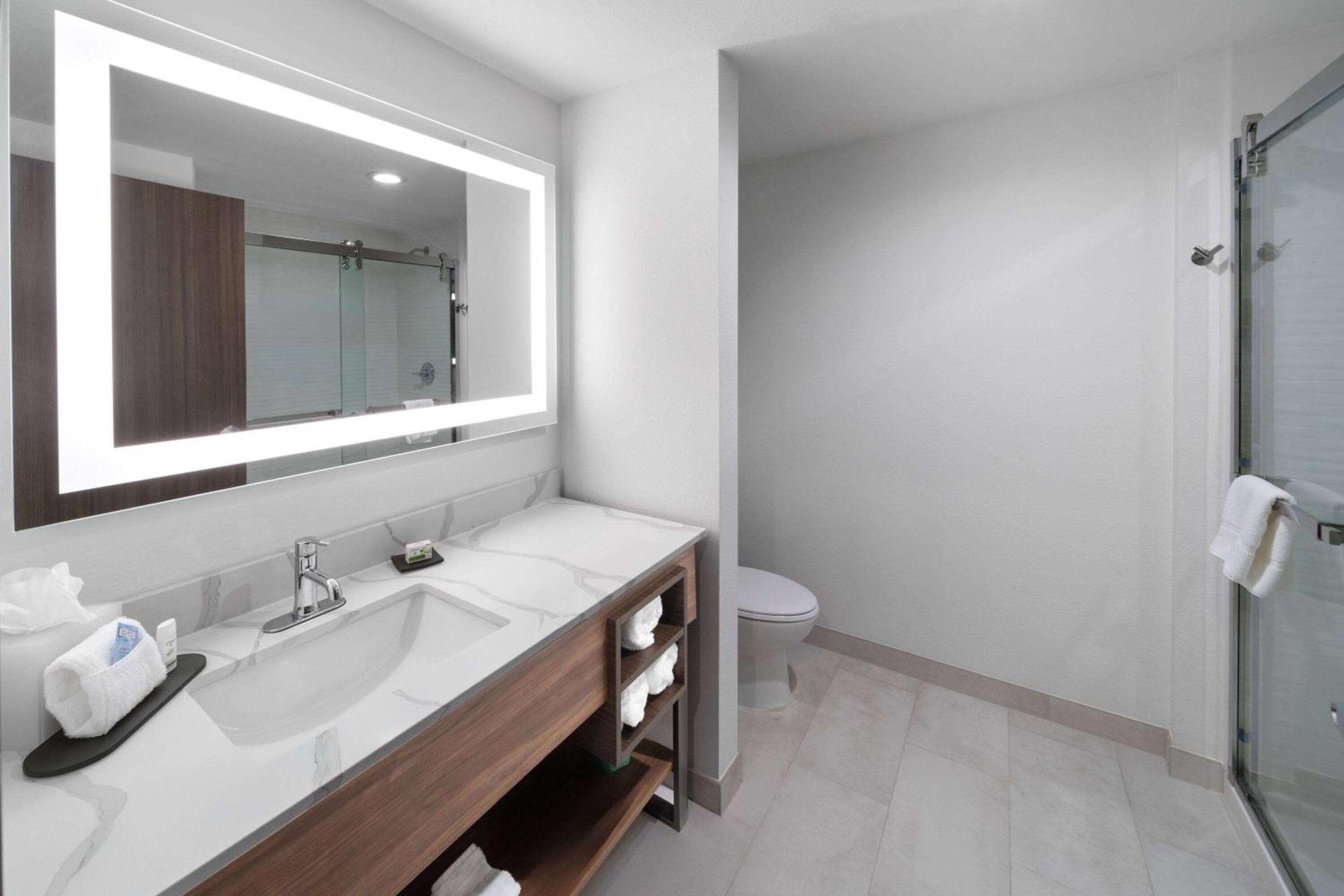 La Quinta Inn & Suites By Wyndham San Antonio At The Rim Eksteriør bilde