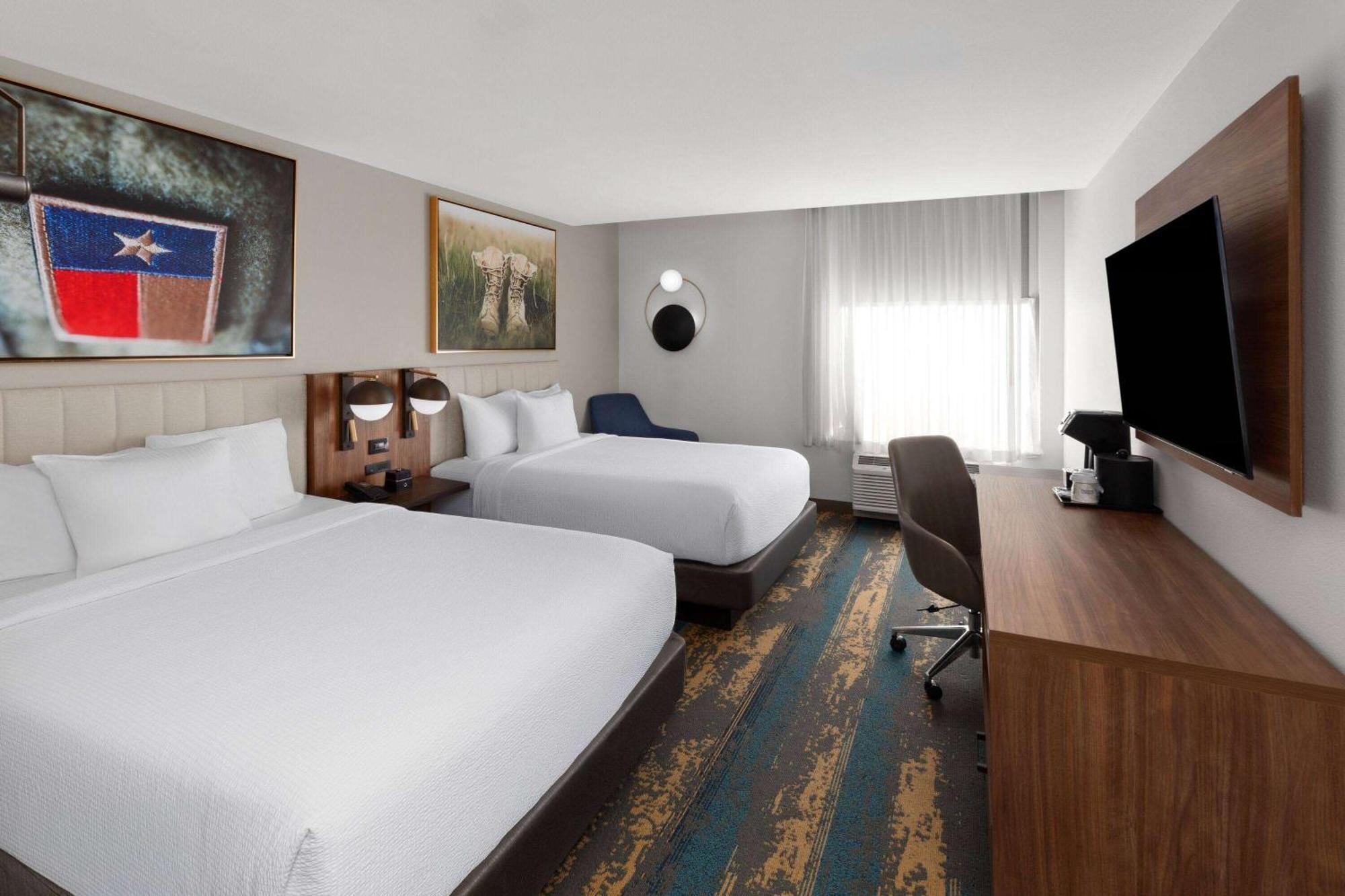 La Quinta Inn & Suites By Wyndham San Antonio At The Rim Eksteriør bilde