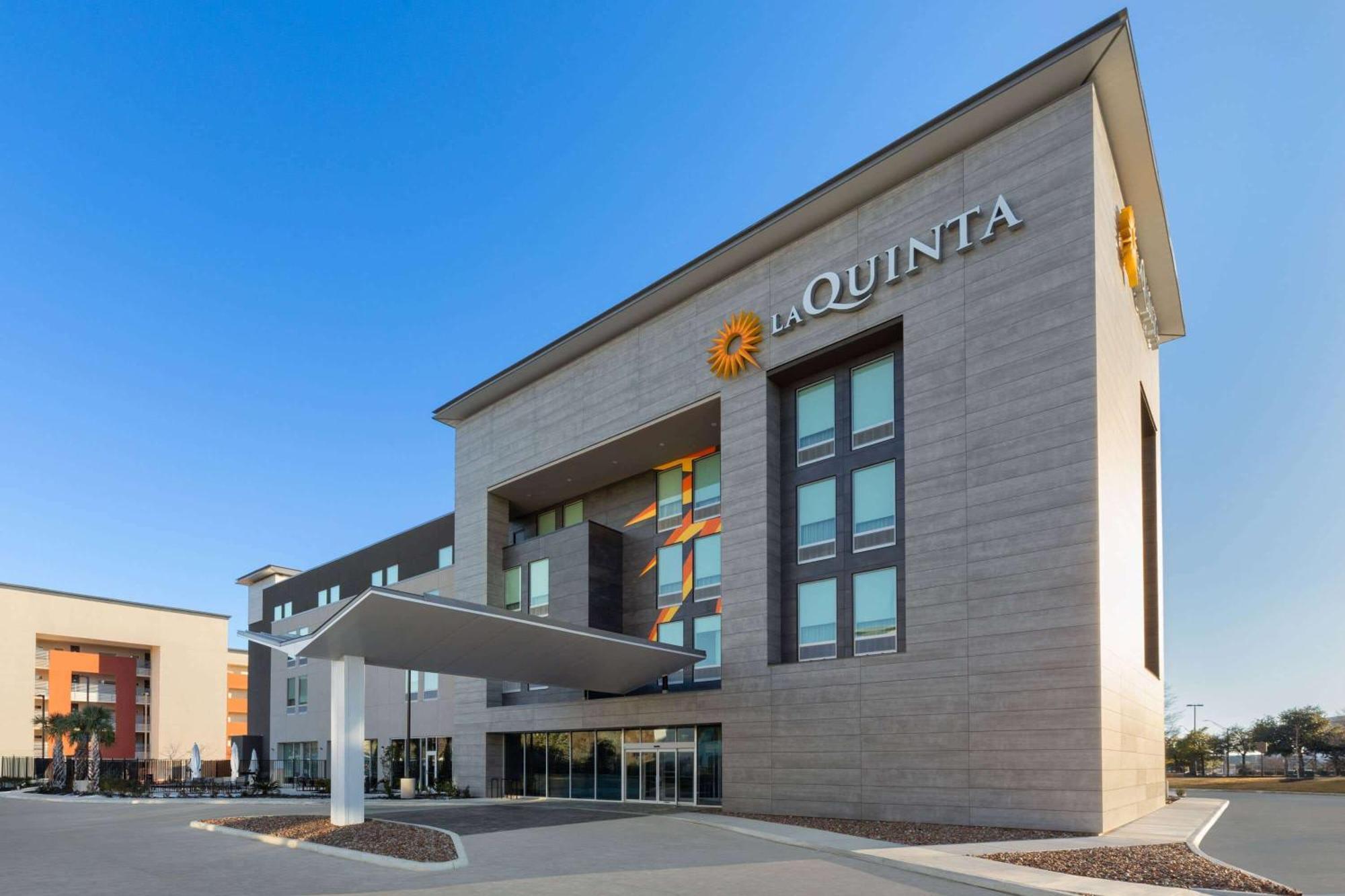 La Quinta Inn & Suites By Wyndham San Antonio At The Rim Eksteriør bilde